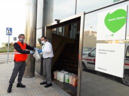 ENTREGA MATERIAL RESIDENCIA 17-04-2020